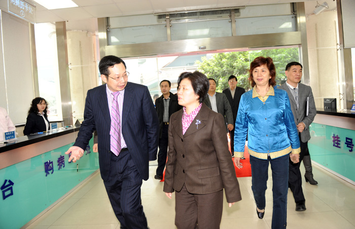 2010年3月，副省長陳樺來我院調(diào)研參觀